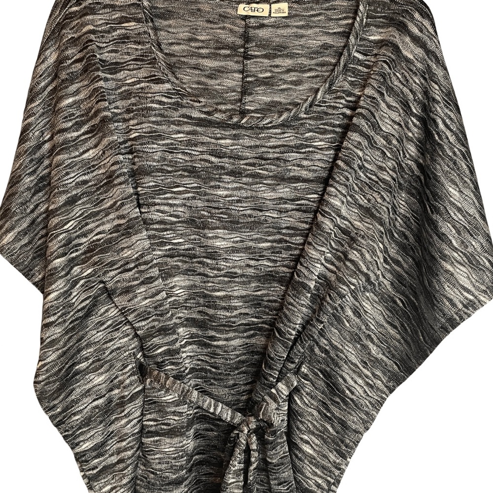 Cato XL Black and white tie in front Polyester and Spandex top
